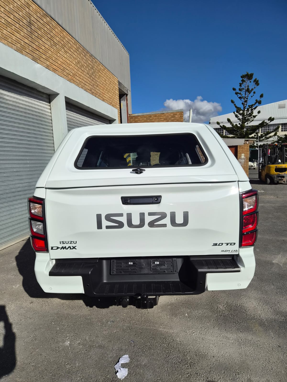 Isuzu Gen 7v2 Double Cab Roadrunner-Canopy-Isuzu-White-AndyCab