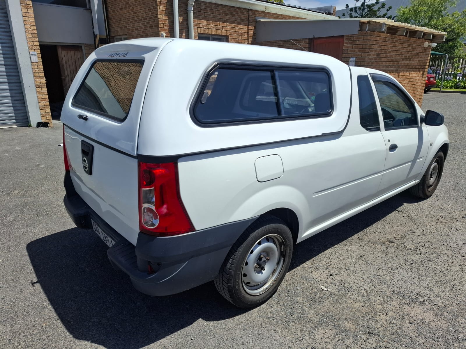 NP200 Half Ton Roadrunner-Canopy-Nissan-White-AndyCab