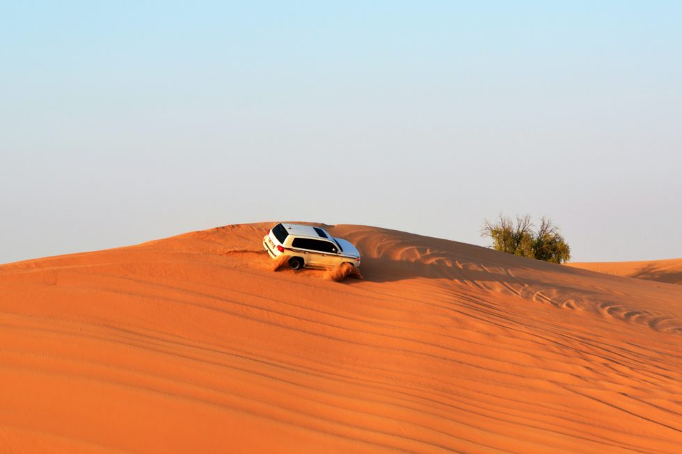 4×4 Sand Driving Tips for Tackling Dunes
