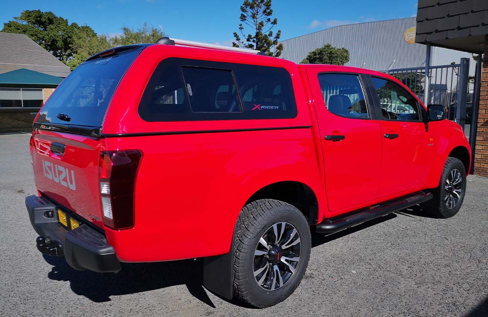 Isuzu 6G Double Cab Platinum-Canopy-Isuzu-Colour-AndyCab