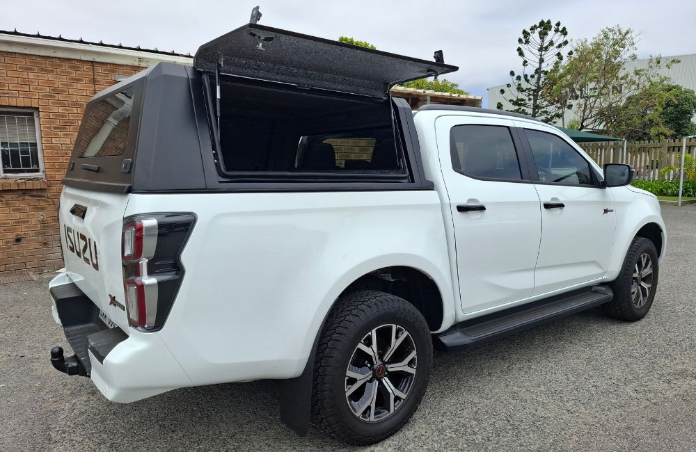 Isuzu Gen 7 Double Cab Predator Blankside-Canopy-Isuzu-AndyCab