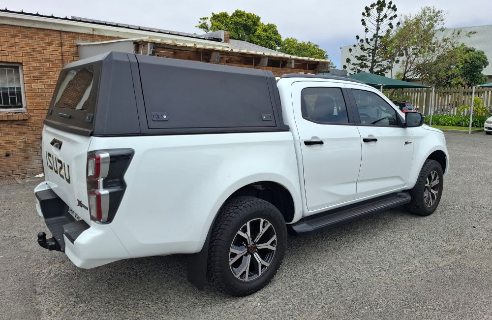 Isuzu Gen 7 Double Cab Predator Blankside-Canopy-Isuzu-AndyCab