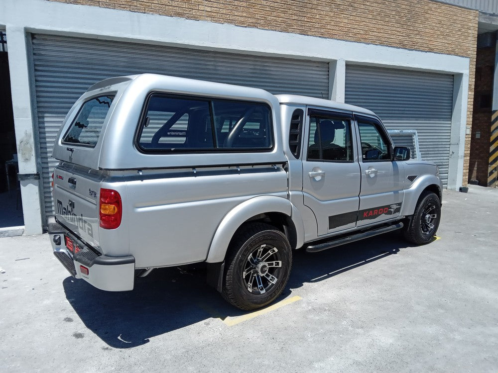 Mahindra Pik Up Double Cab Roadrunner-Canopy-Mahindra-White-AndyCab