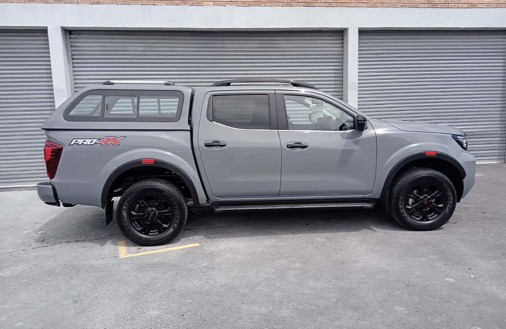 Navara Double Cab Platinum-Canopy-Nissan-White-AndyCab