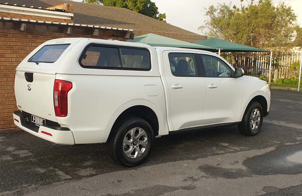 P Series Double Cab Roadrunner-Canopy-GWM-White-AndyCab